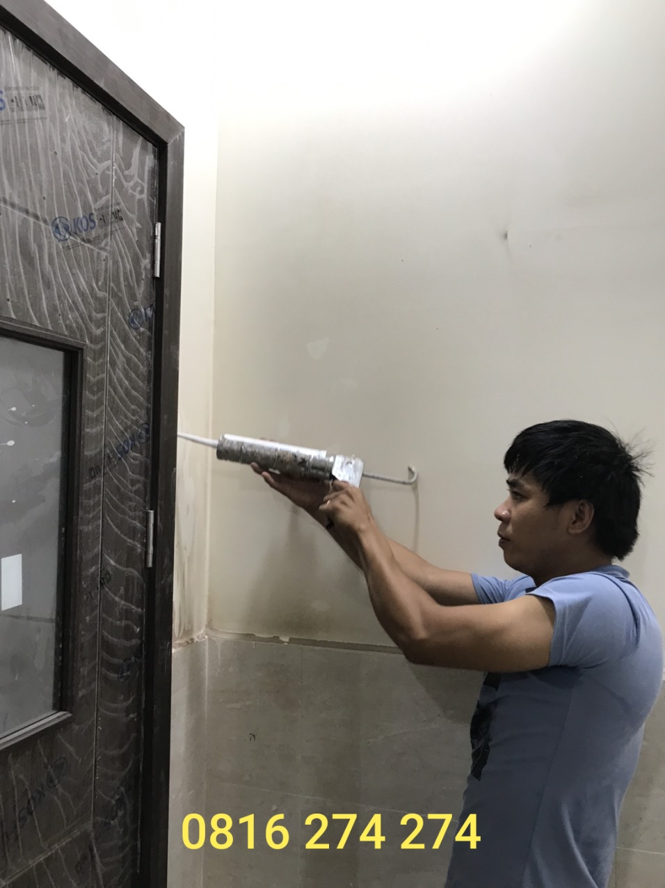 Lắp đặt cửa nhựa ABS KOS