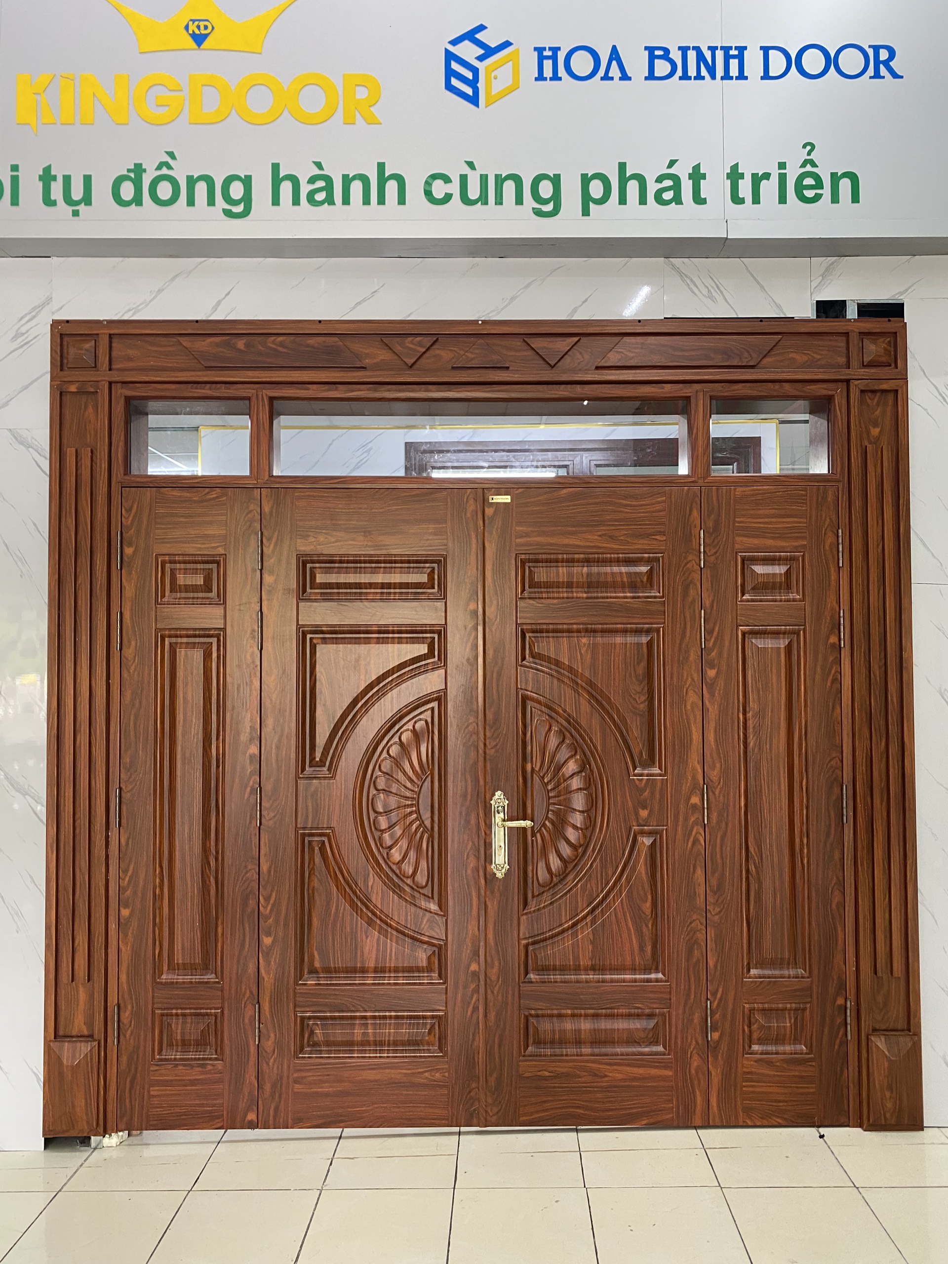 Nội, ngoại thất: Cửa thép vân gỗ tại Đồng Nai Z4299551305163_ace2291bb7f948c9d3848dfd99e1e05d