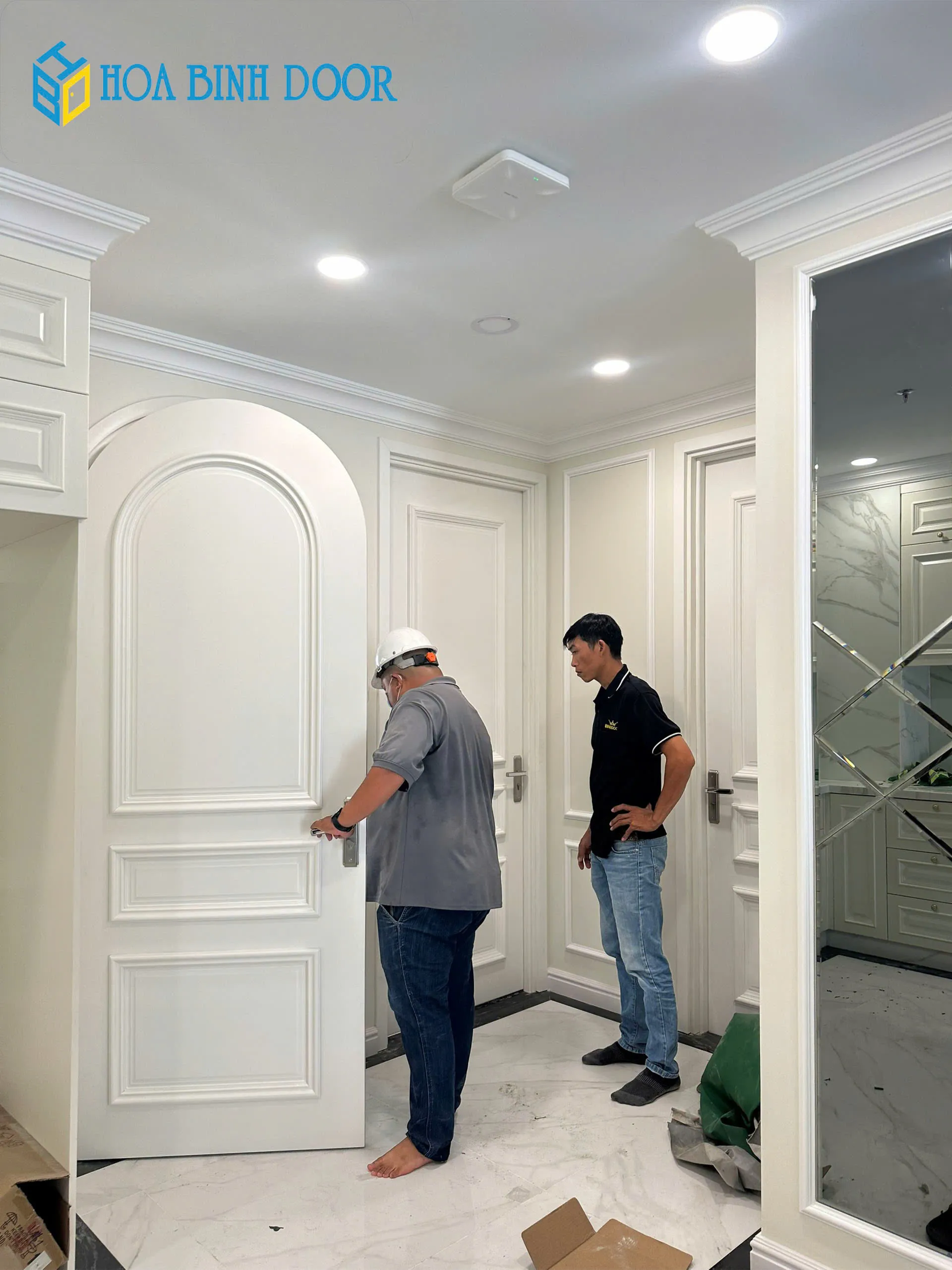 Lắp đặt cửa composite tại Bình Tân