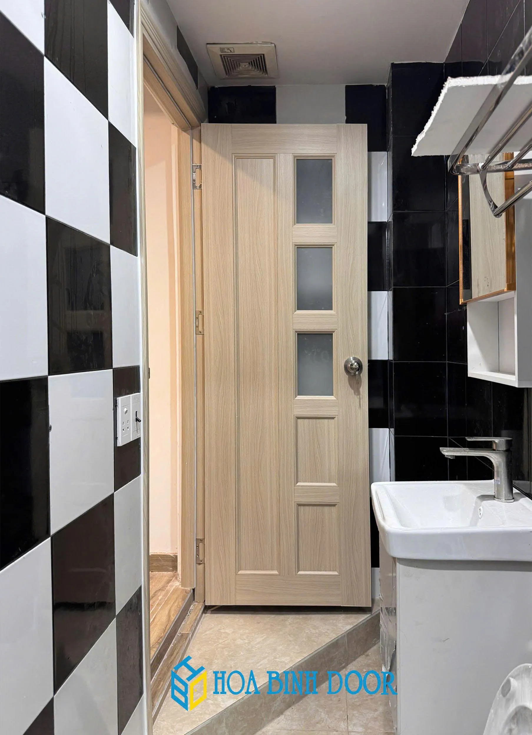 Mẫu cửa nhựa Đài Loan giá rẻ chuyên dùng cho nhà vệ sinh