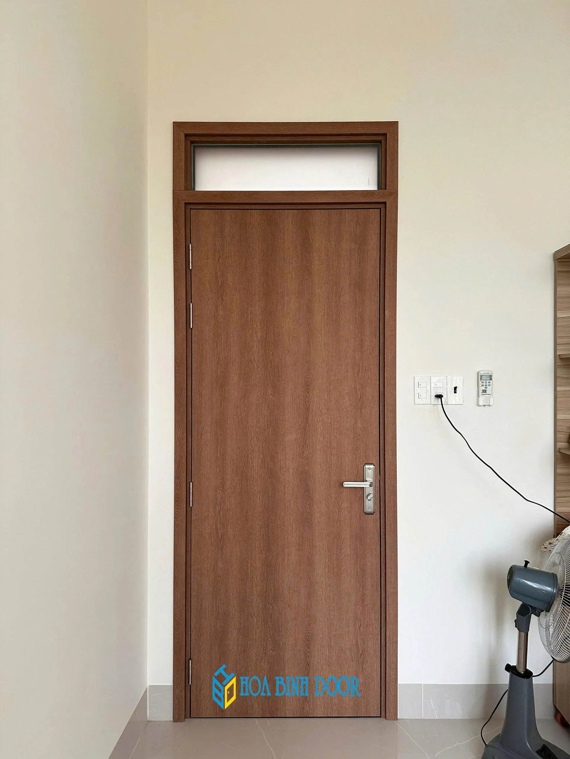 Cửa nhựa composite có ô fix tại Tân Bình