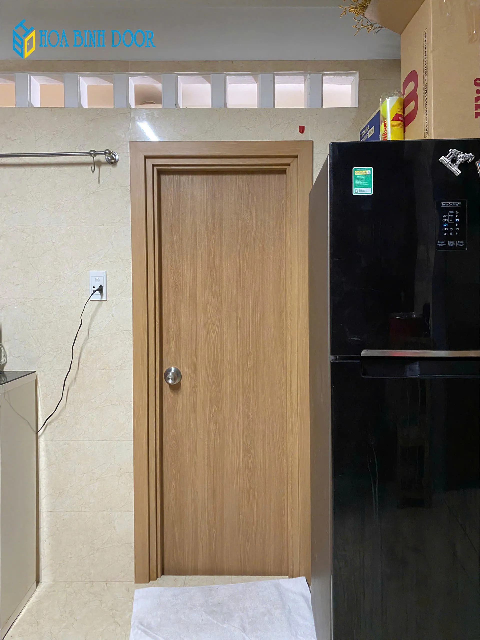 Mẫu cửa nhựa đài loan đúc tại Hoabinhdoor