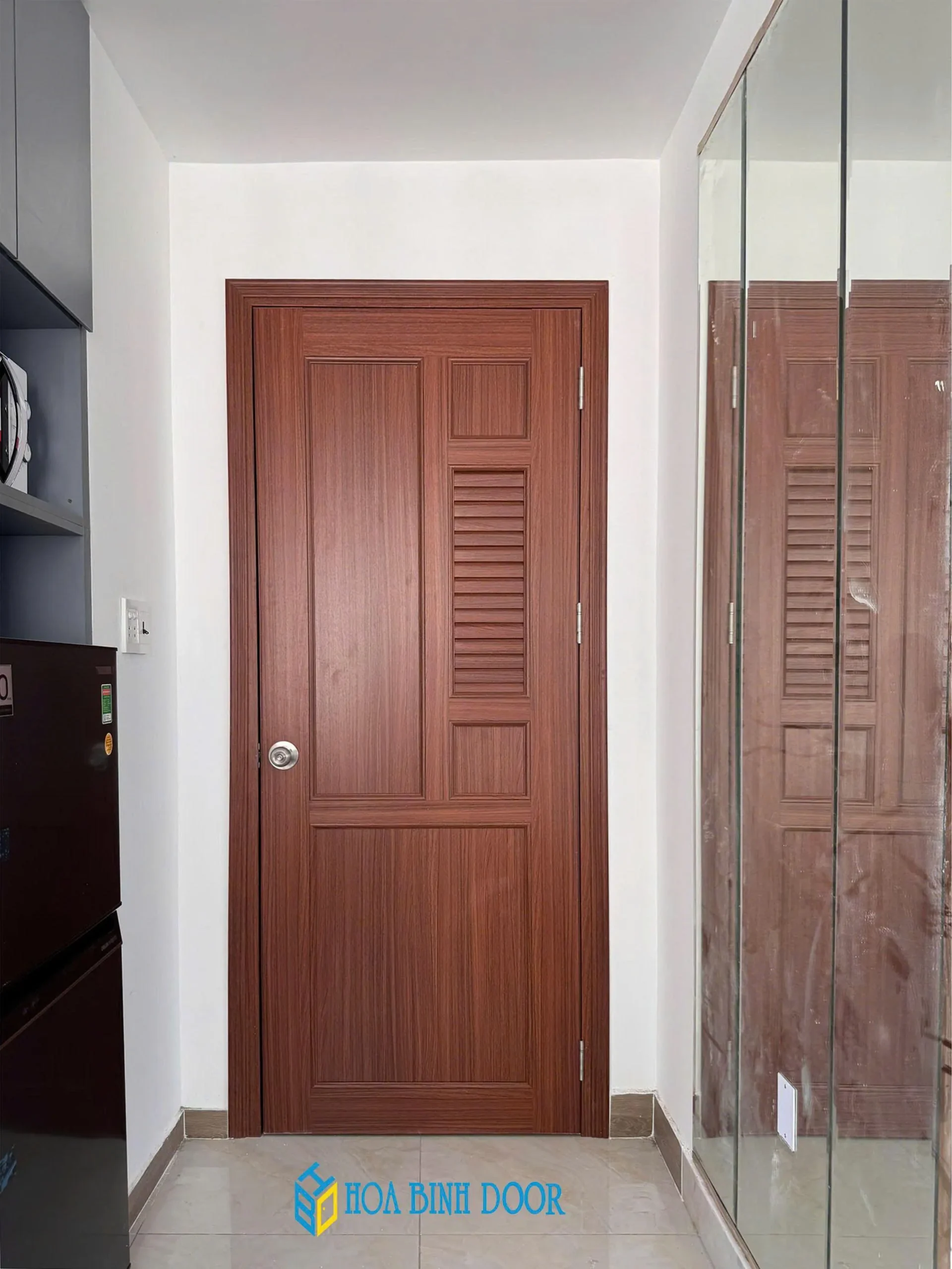 Mẫu cửa nhựa giả gỗ Đài Loan tại phường Bảy Hiền